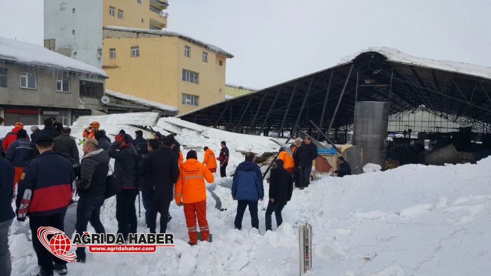 Ağrı Sebze Pazarının Çatısı Çöktü: Çok Sayıda Yaralılar Var!