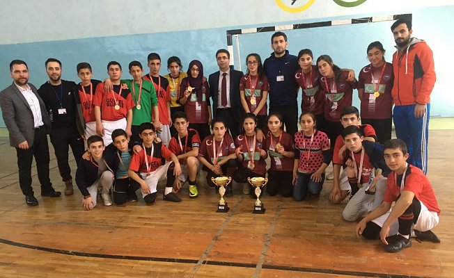 Hamur Futsal Takımlarından Çifte Şampiyonluk