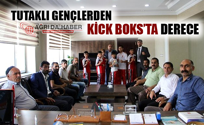 Tutak'lı Gençlerden Kick Boks'ta Derece!