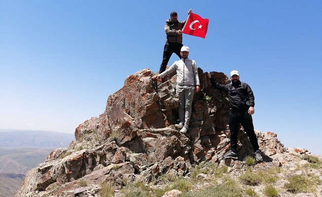 Ağrı’da Kösedağ’a zirve tırmanışı ile 15 Temmuz kutlandı