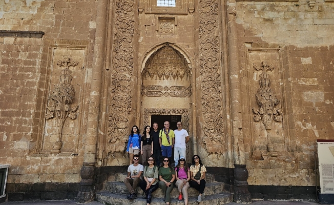 Türk Nöroloji Derneği, zirve tırmanışı öncesi İshak Paşa Sarayı’nda