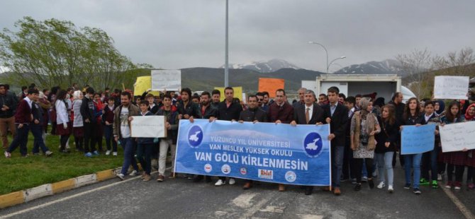 Tatvan'da 'Van Gölü Kirlenmesin' kampanyası