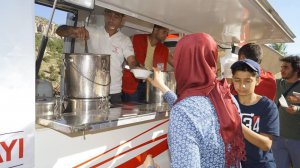 Türk Kızılayından fotokampa katılanlara çorba ikramı