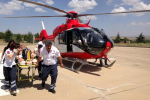 Tunceli'de kalp krizi geçiren kişi, ambulans helikopterle Elazığ'a sevk edildi