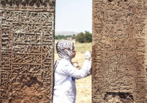 Bitlis Tarihi Mezarlıklarda Liken Temizliği Başladı