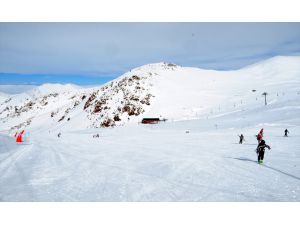 Türkiye'nin önemli kayak merkezlerinden Erzurum'a Kar Raftingi Pisti