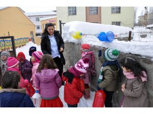 Kuşlar İçin Plastik Bidonlardan Yuva Yaptılar