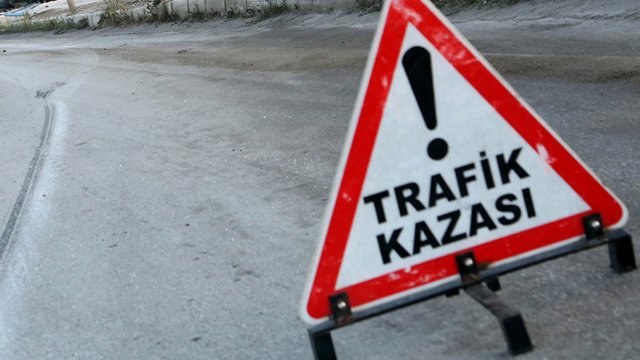 Yüklü TIR Tünel Girişine Çarptı: 5 Ölü