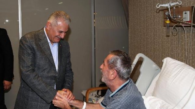 Başbakan Yıldırım Bağcılar'da Bir Hastanede Hasta Ziyaretinde Bulundu