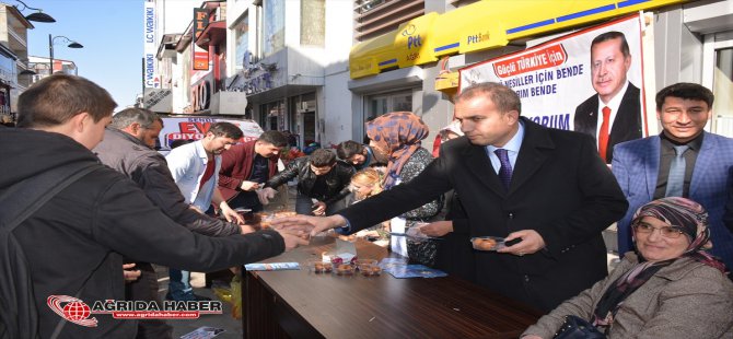 Osmanlı Ocakları Ağrı İl Başkanlığı lokma tatlısı dağıttı