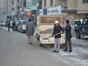 Hakkari'de Yol Çalışmaları  Başladı